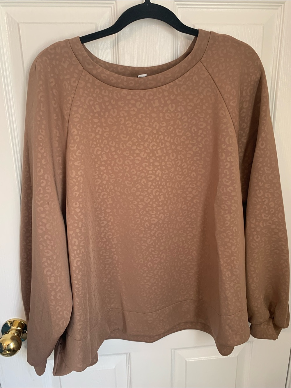 Sabrina Lauren xl brown cheetah print butter core sweatshirt